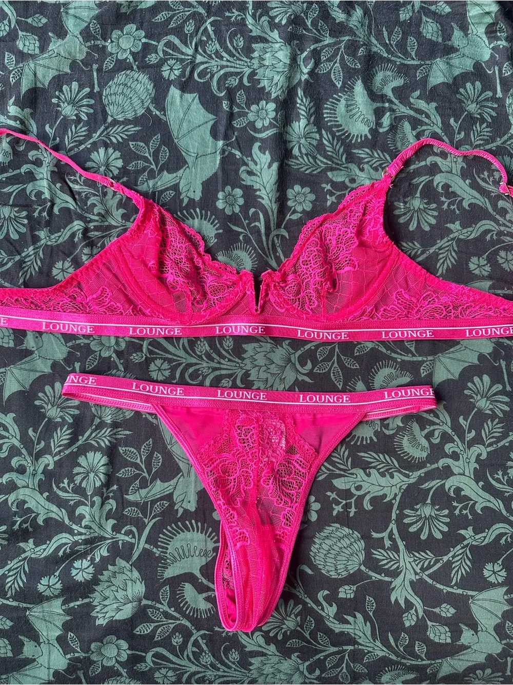 Royal Balcony Bra & Thong Set - Hot Pink